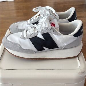 New Balance 237